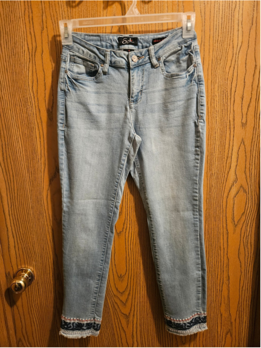 Women's Earl Skinny Jeans Size 6 Embroidered Hem